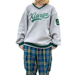 X-LARGE LINE KNIT V NECK SWEATER SIZE M